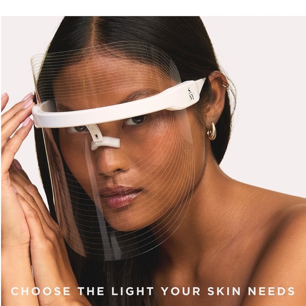 SLNY how to glow multi corrective light therapy mask